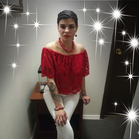 Meet your Posher, Gloriana - Picture 1 of 1